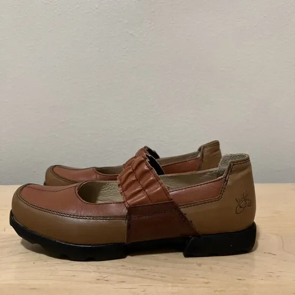 John Fluevog Stephanie Tan & Brown Shoes Size 7 Vog Together (8770257) Pre-Owned - Picture 2 of 9